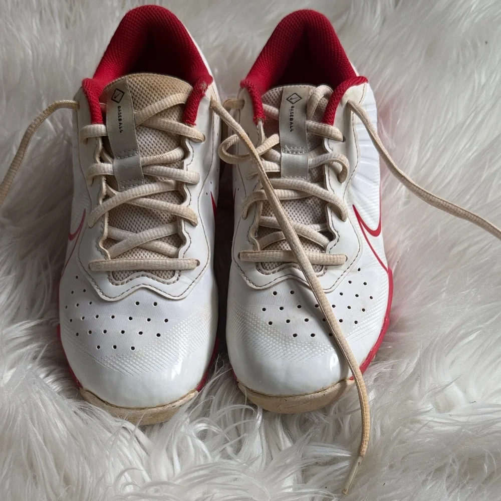 Nike Kids White and Red Baseball Cleats